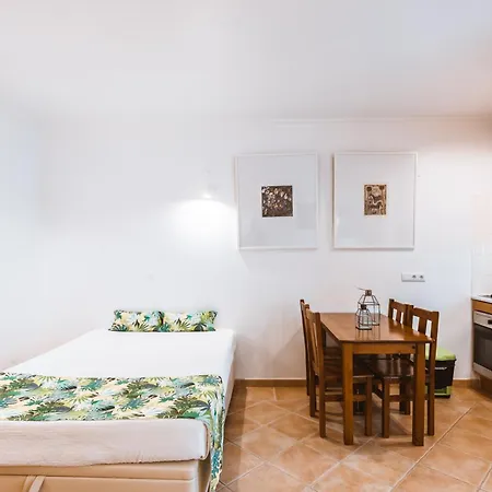 Quinta Velha Pool&terrace Flat