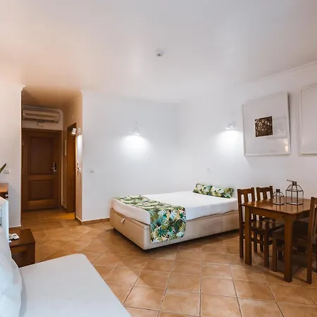 Quinta Velha Pool&terrace Flat 아파트